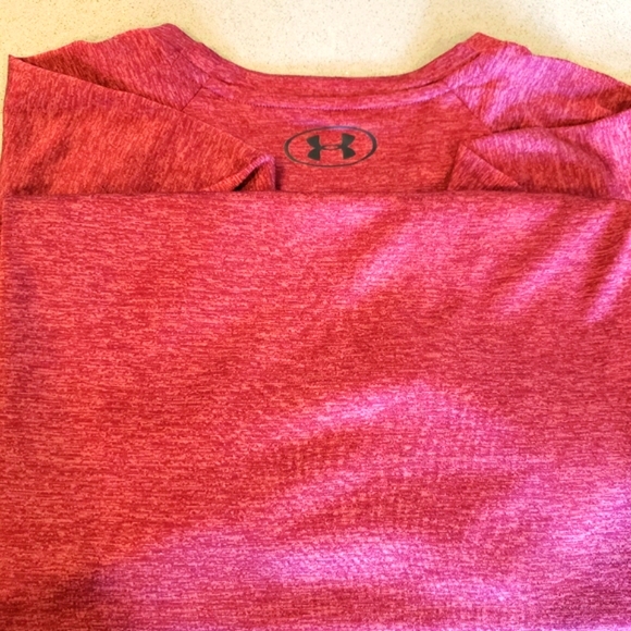 Under Armour Shirt - Picture 4 of 5